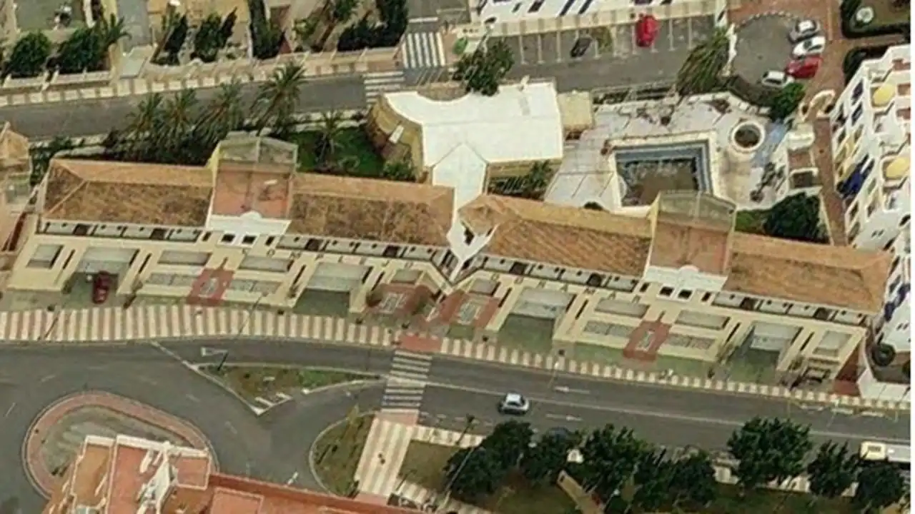 Außenansicht von Gebäude zum Verkauf in Roquetas de Mar