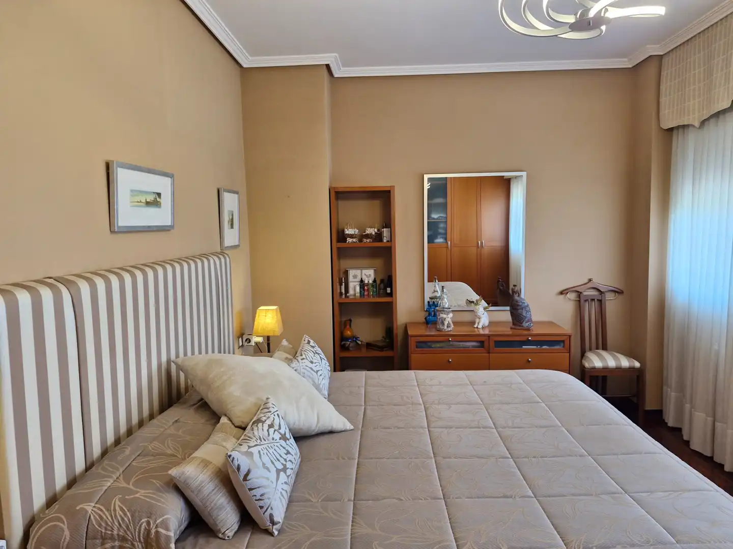 Habitación de Piso de alquiler en Derio con Calefacción, Parquet y Amueblado