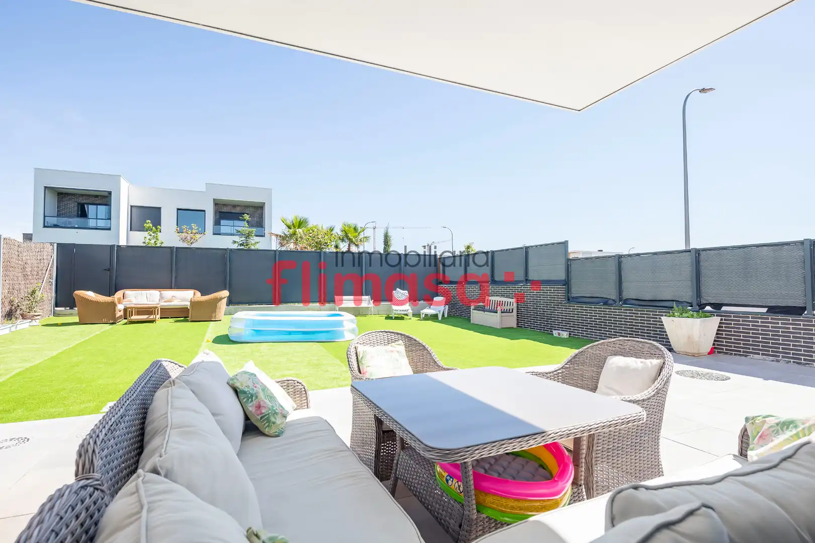 Terraza de Casa adosada en venta en Villaviciosa de Odón con Aire acondicionado, Calefacción y Jardín privado