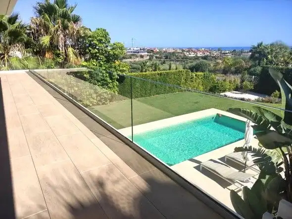 Casa amb piscina en venda a Benamara - Atalaya