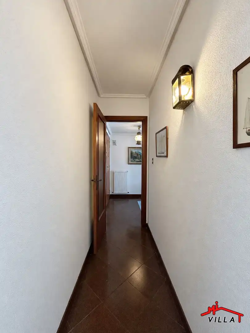 Piso en venta en Laredo con Calefacción y Terraza