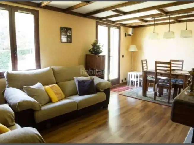 Casa con jardín en alquiler en Pla d'Yravals 239, imagen 2