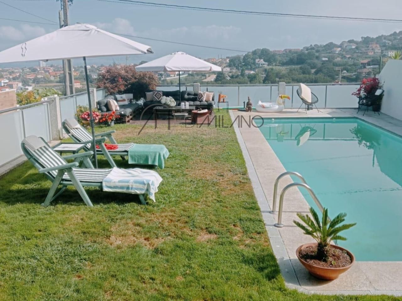 Piscina de Casa o xalet en venda en Vigo  amb Calefacció, Jardí privat i Terrassa