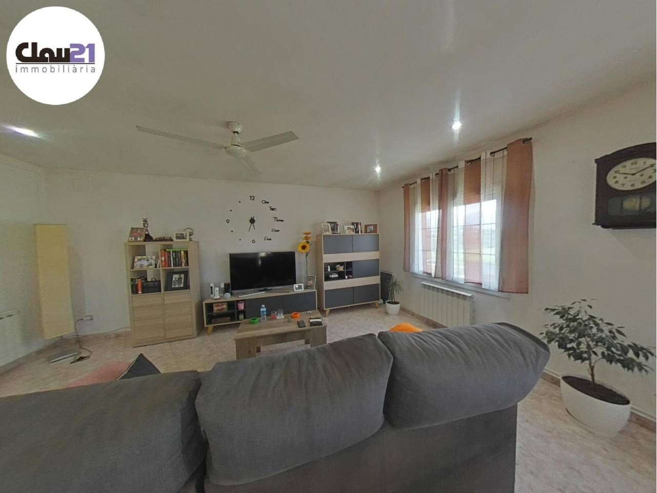 Living room of Flat for sale in Gironella  with Air Conditioner, Heating and Terrace