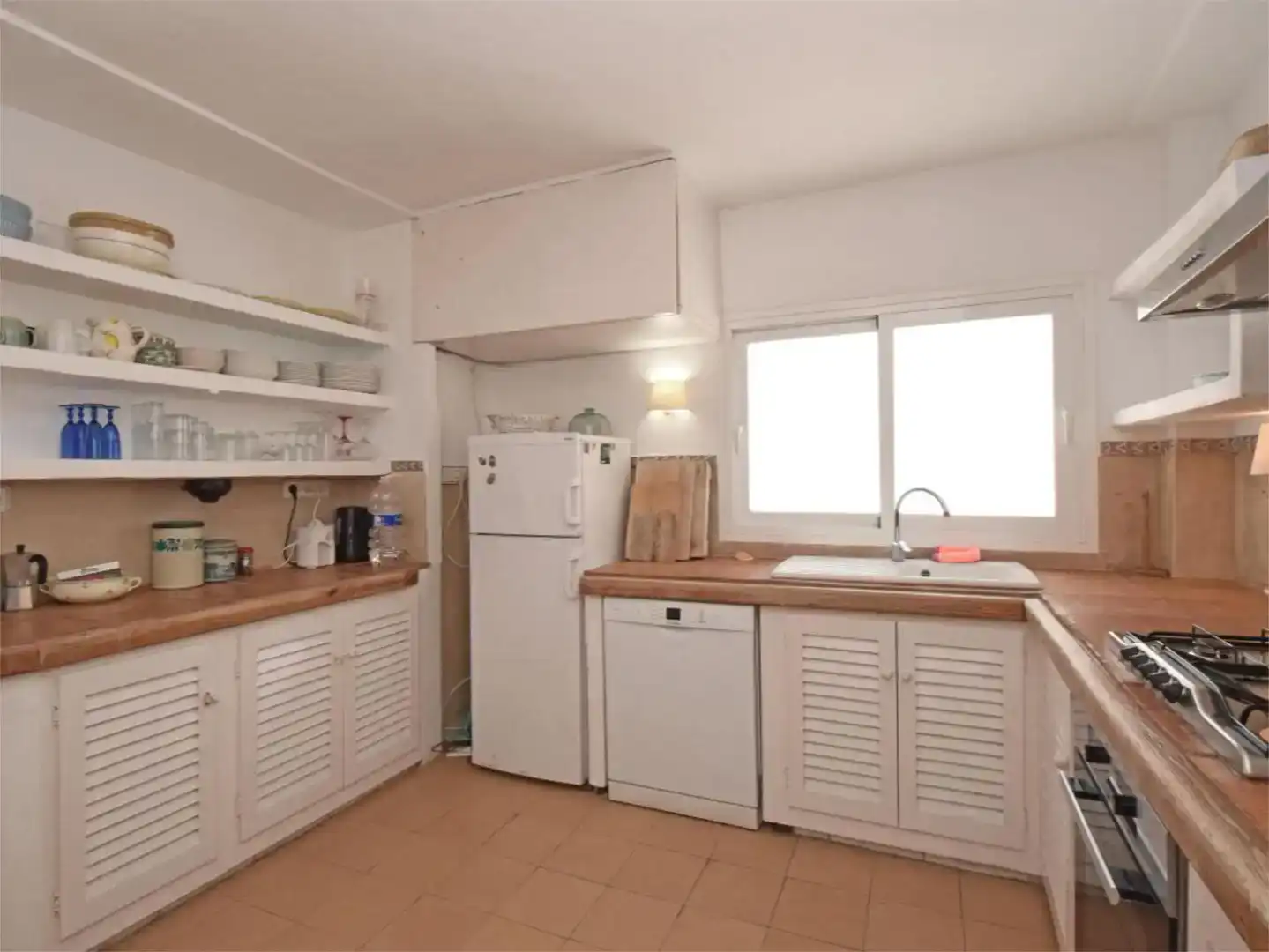 Küche von Dachboden zur Miete in Santa Eulària des Riu mit Klimaanlage und Balkon