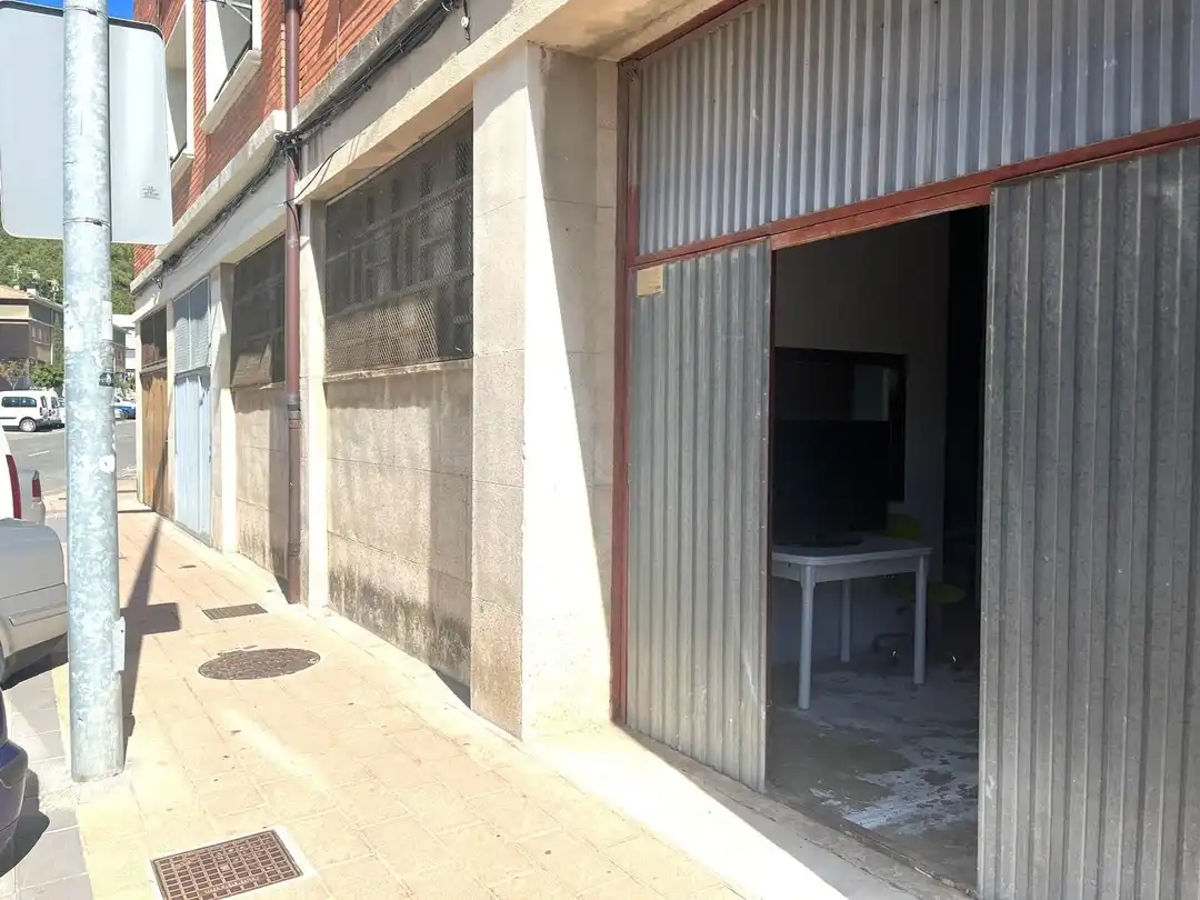 Vista exterior de Local de alquiler en Huarte / Uharte con Amueblado