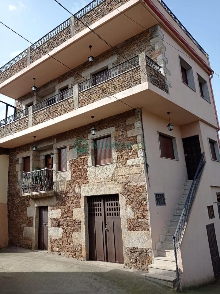 Exterior view of House or chalet for sale in Toén  with Heating, Private garden and Terrace