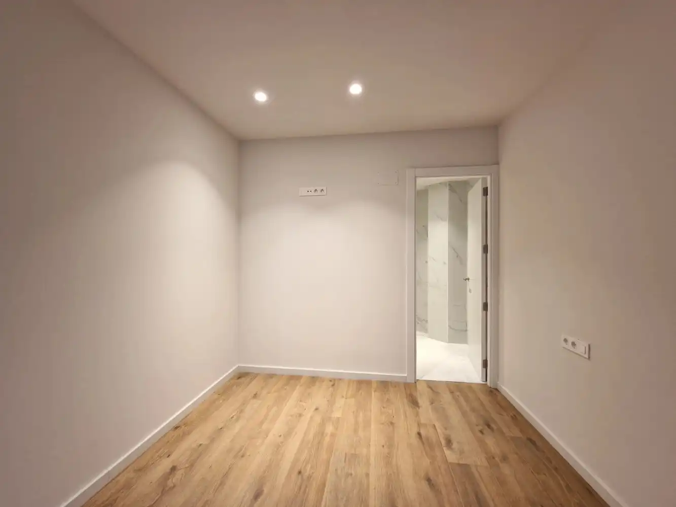 Attic for sale in Girona  with Air Conditioner, Heating and Terrace