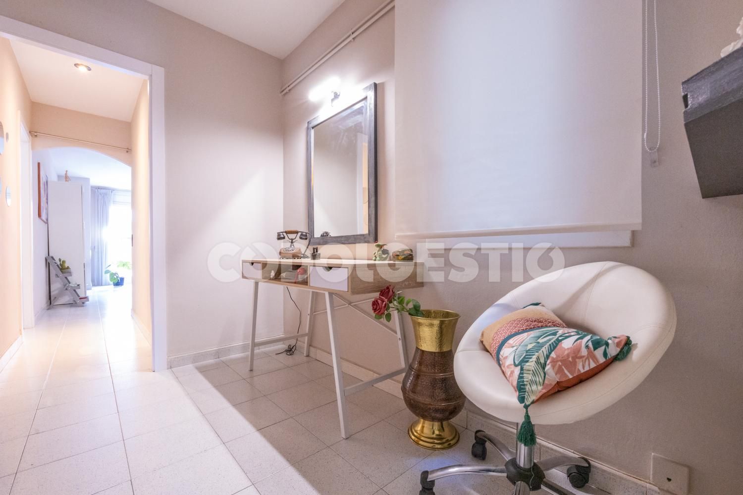 Flat for sale in Doctor Salarich, Estadi - Santa Anna