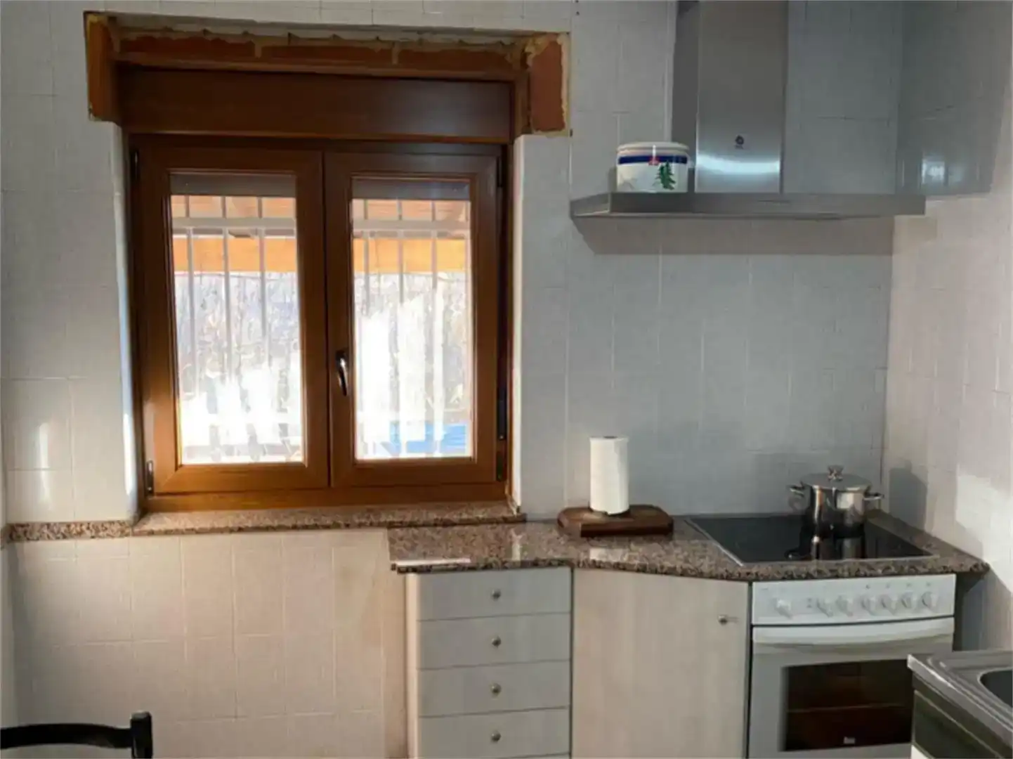 Cocina de Piso en venta en Asturianos con Jardín privado, Trastero y Amueblado