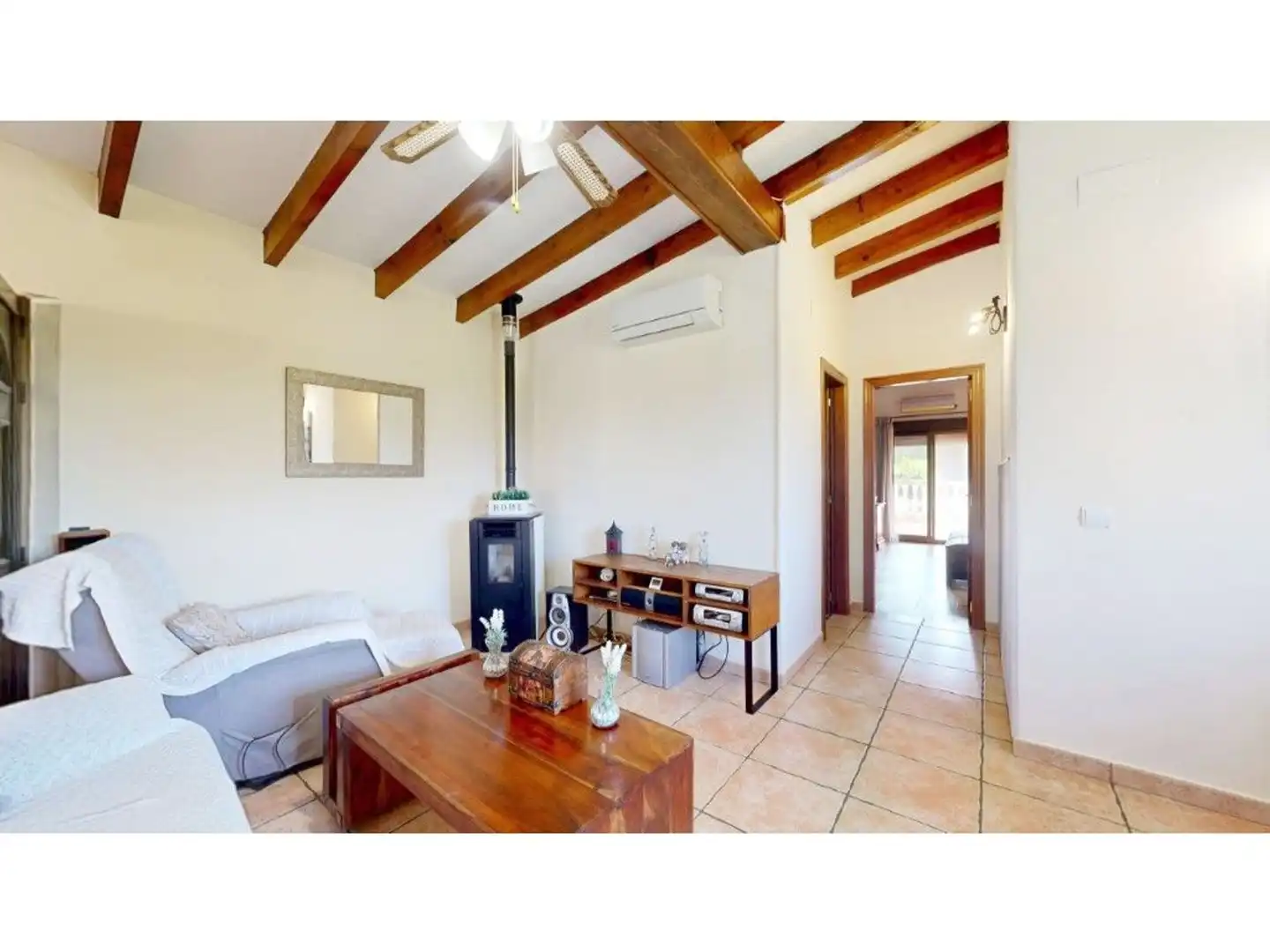 Sala d'estar de Casa o xalet en venda en Tavernes de la Valldigna amb Terrassa i Piscina