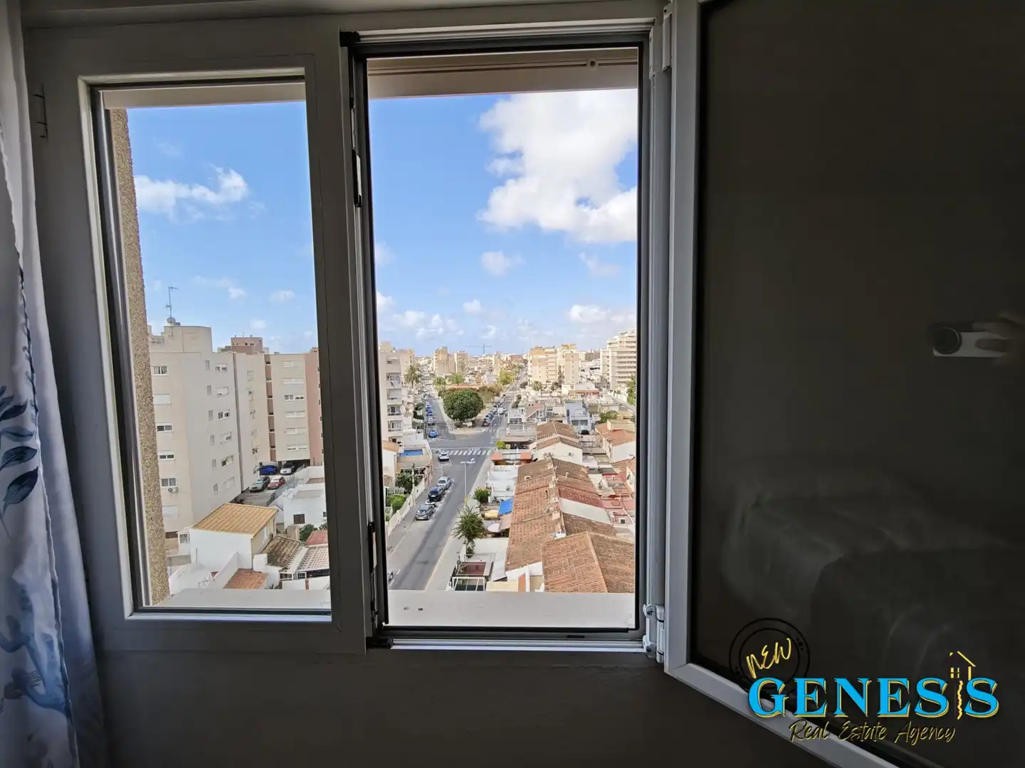 Dormitori de Apartament en venda en Torrevieja amb Moblat, Rentadora i Balcó