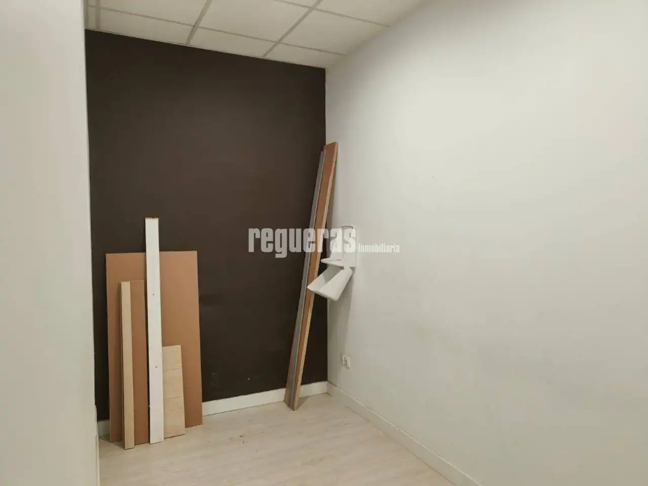 Business premises to rent in Calle castillo de Gauzon 12, imagen 7