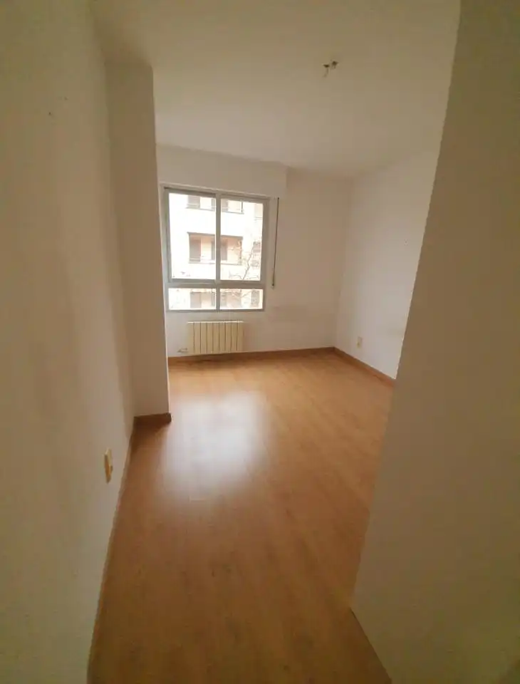Habitación de Piso de alquiler en Zaragoza con Calefacción, Parquet y Terraza