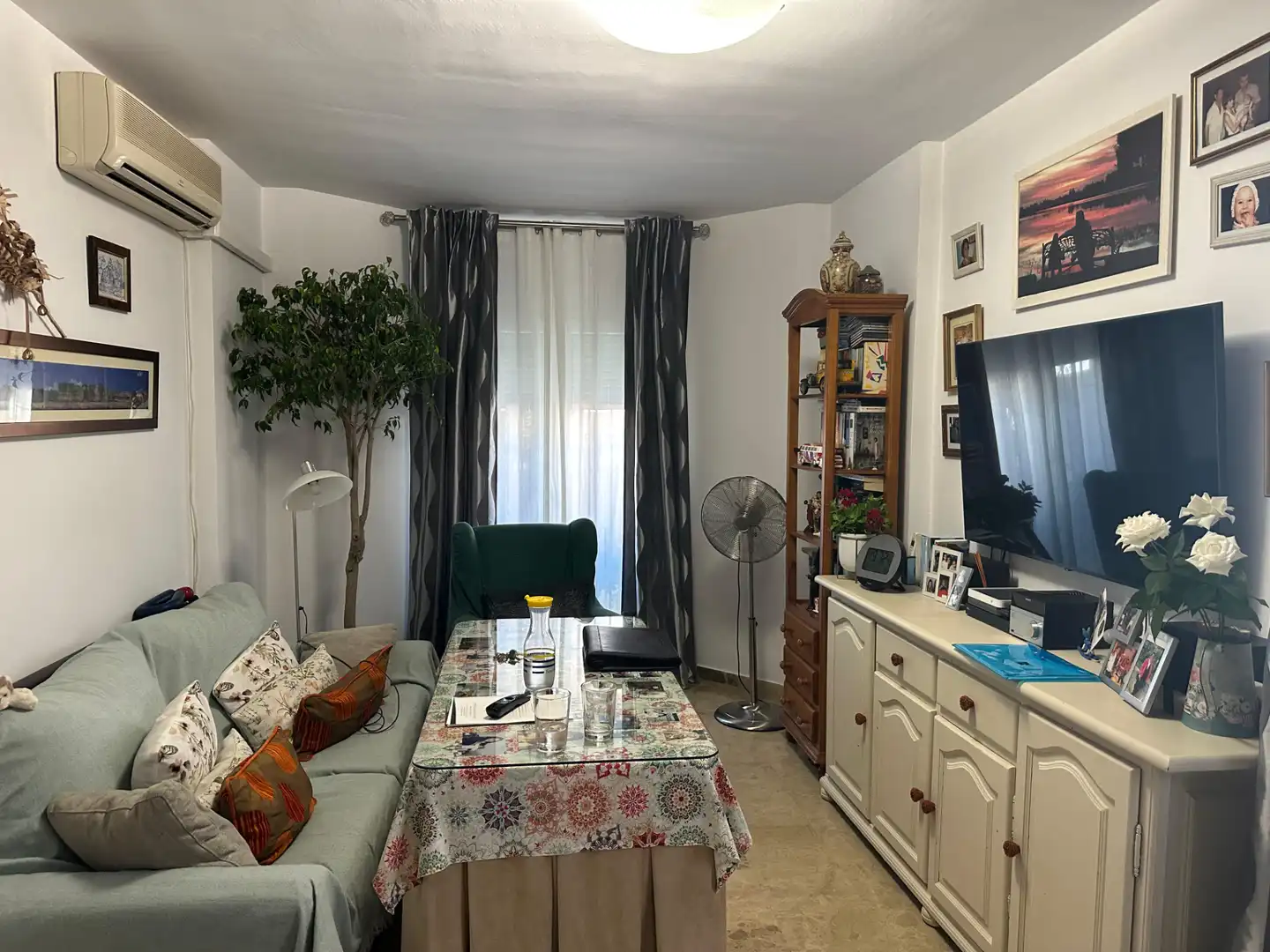 Sala de estar de Casa o chalet en venta en Alcalá del Río con Aire acondicionado, Jardín privado y Amueblado