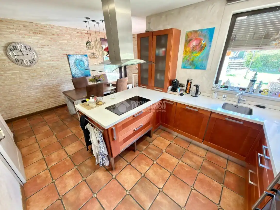 Cuina de Casa o xalet en venda en Valdeaveruelo amb Aire condicionat, Calefacció i Terrassa