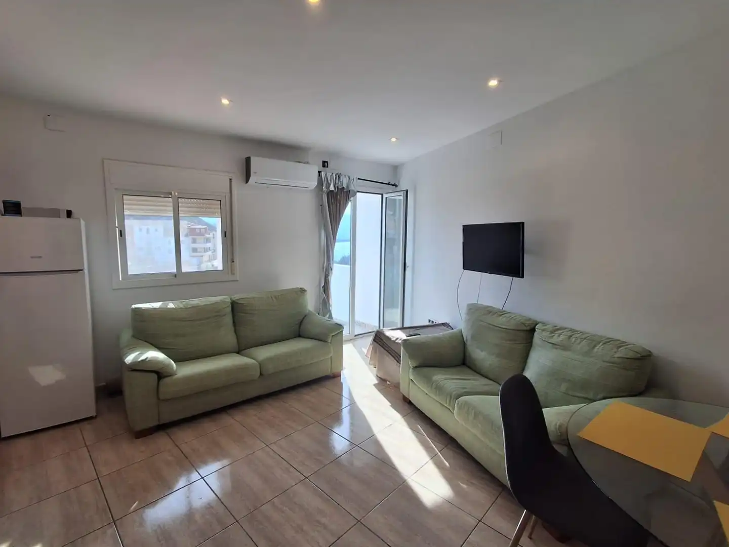 Sala de estar de Piso en venta en Riba-roja d'Ebre con Aire acondicionado, Calefacción y Balcón