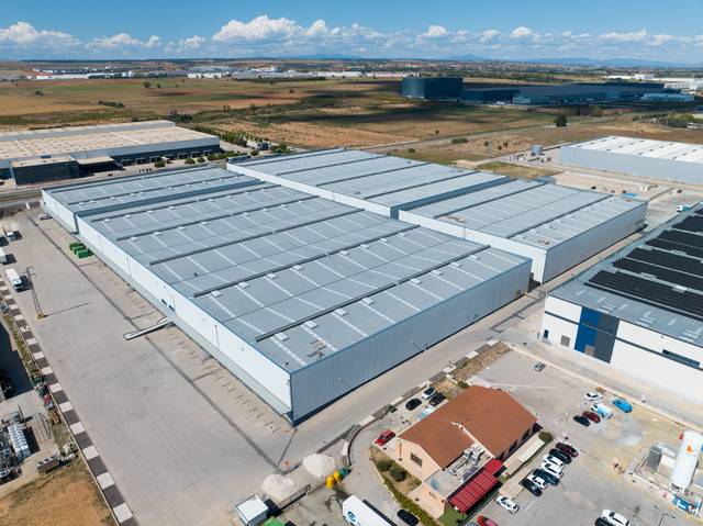 Nave industrial en Alquiler en Ctra. N-II, km 47 en Alovera