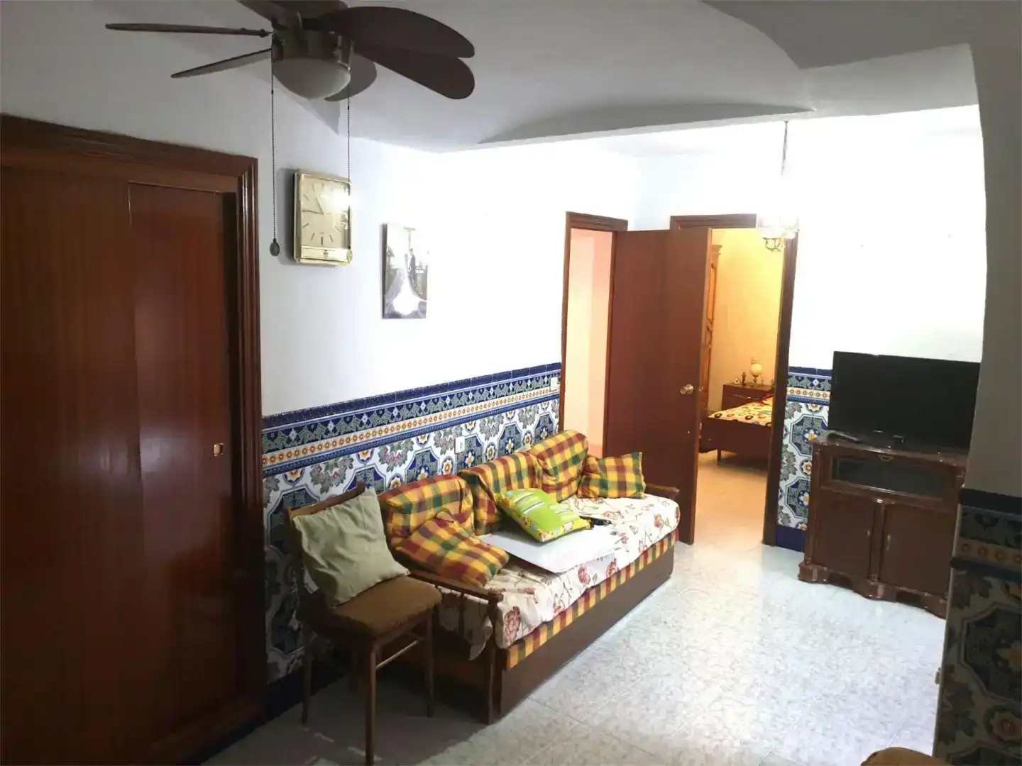 Sala de estar de Casa adosada en venta en Valdefuentes con Amueblado y Balcón