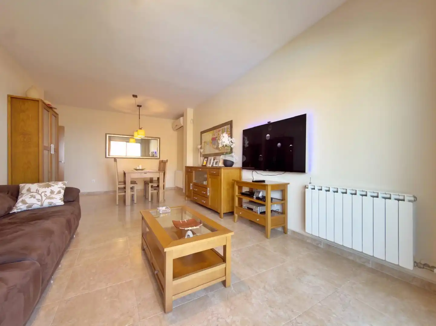 Sala d'estar de Pis en venda en Cubelles amb Aire condicionat, Calefacció i Terrassa