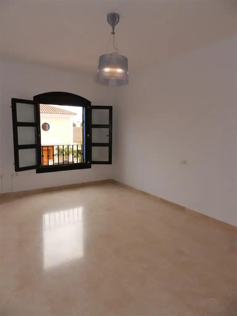 Habitación de Casa adosada en venta en Marbella con Aire acondicionado, Calefacción y Terraza