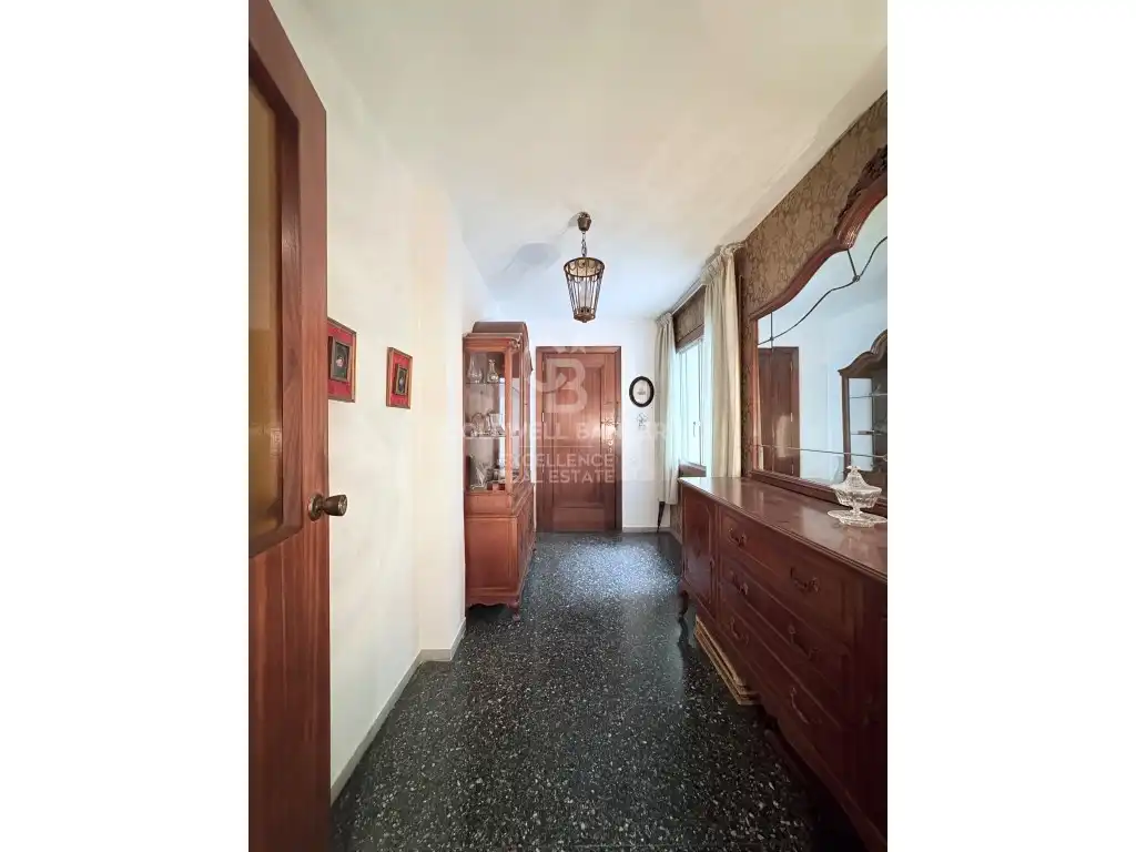 Flat for sale in Valencia  with Air Conditioner and Terrace