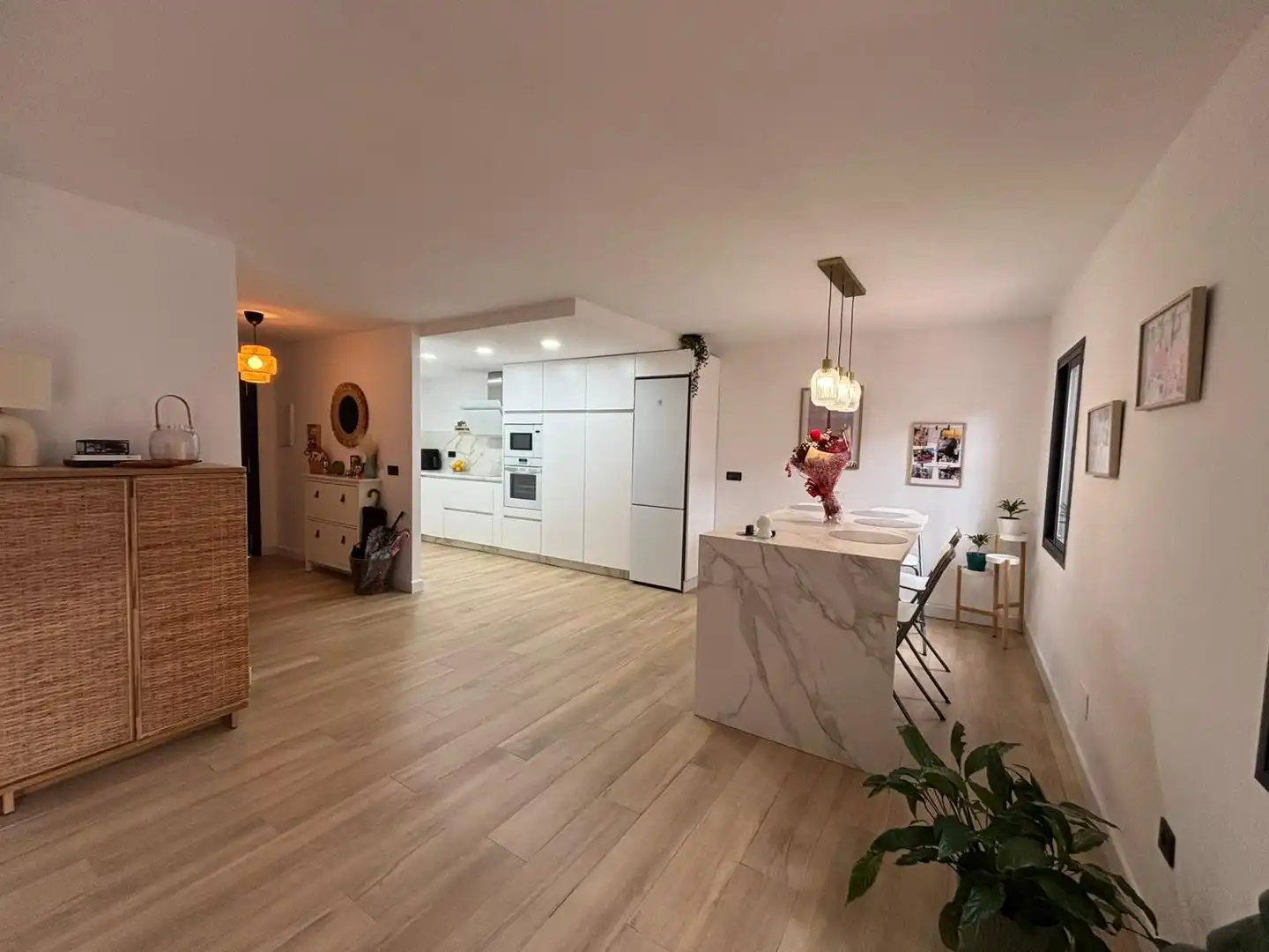 Kitchen of Detached homes for sale in Los Barrios  with Community pool