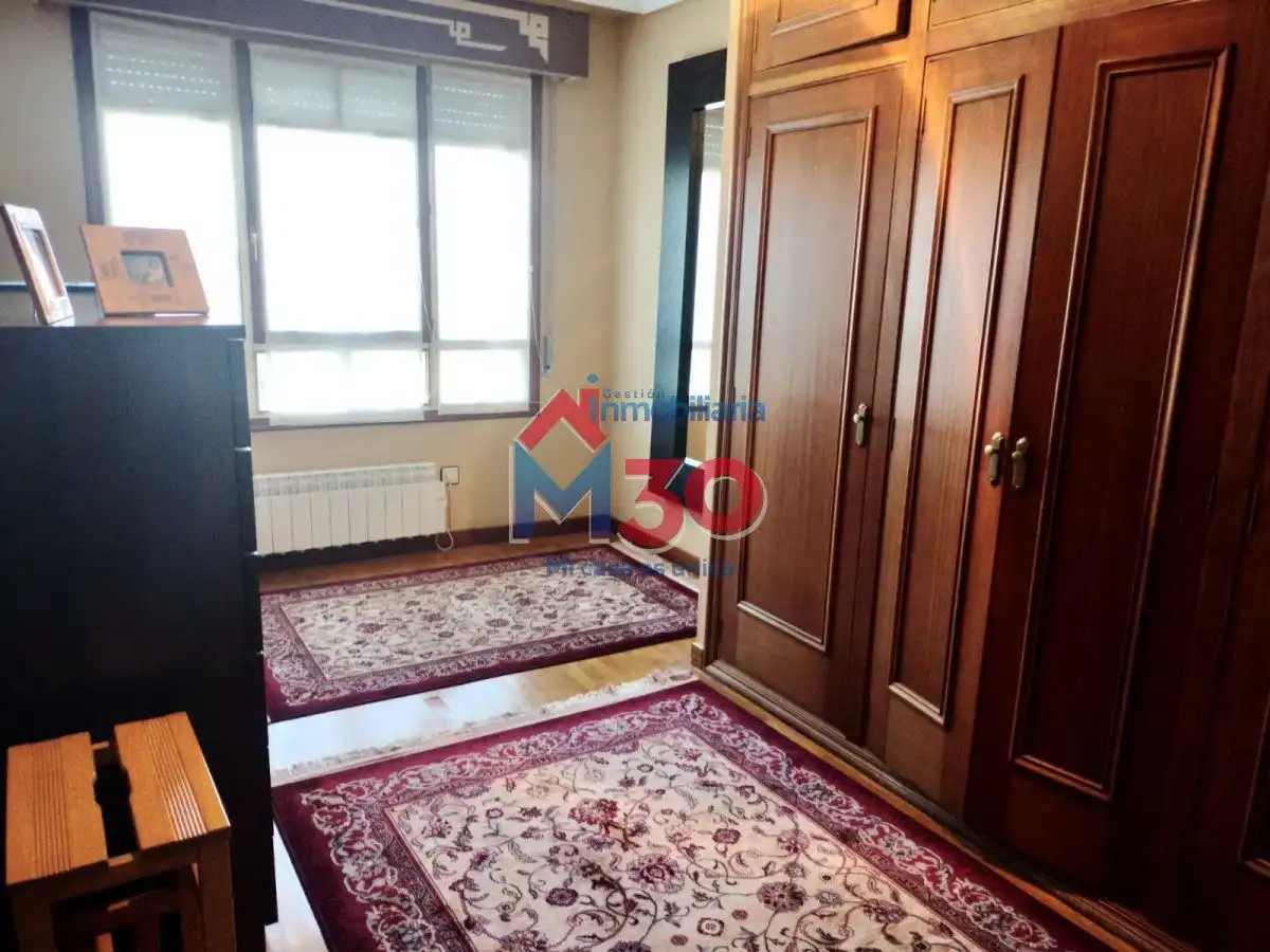 Habitación de Casa o chalet en venta en Miranda de Ebro con Calefacción y Terraza