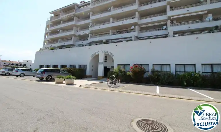 Vista exterior de Apartament en venda en Empuriabrava amb Aire condicionat, Calefacció i Moblat