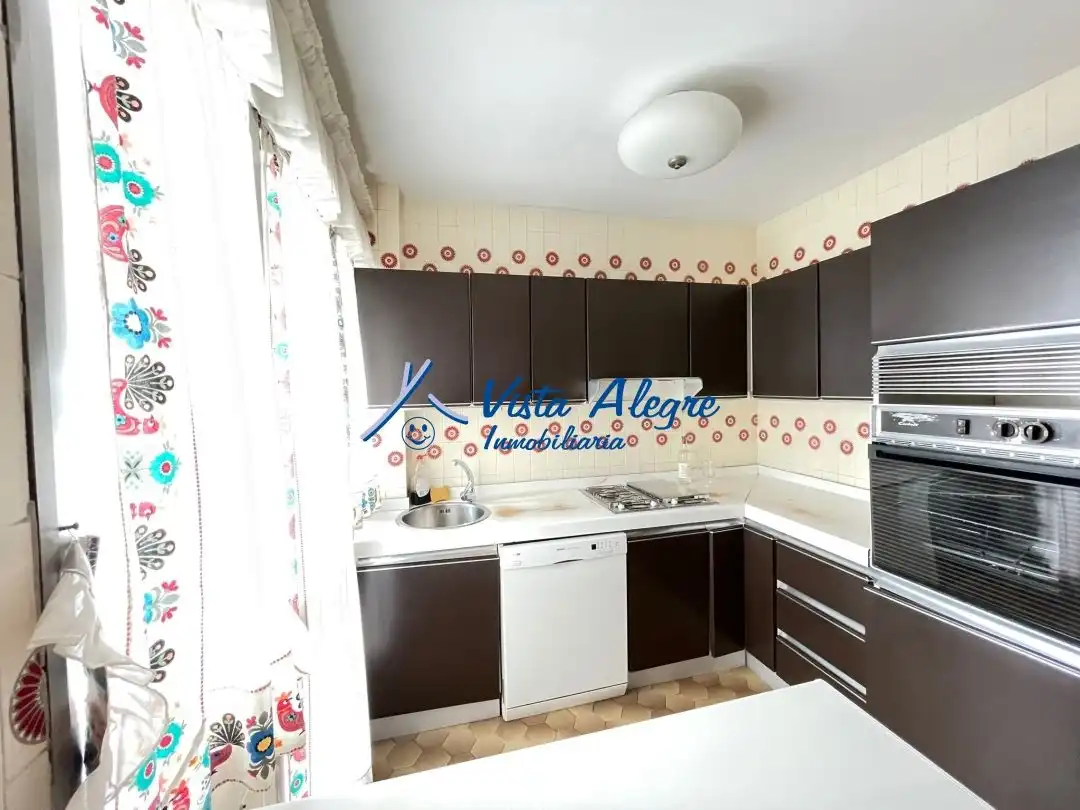 Cocina de Piso en venta en Haro con Calefacción, Terraza y Trastero