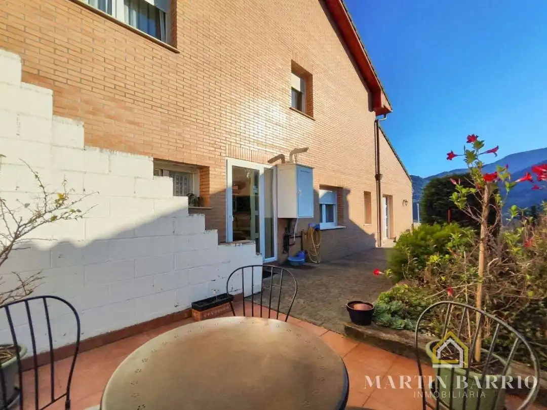 Vista exterior de Casa o chalet en venta en Muskiz con Calefacción, Jardín privado y Terraza