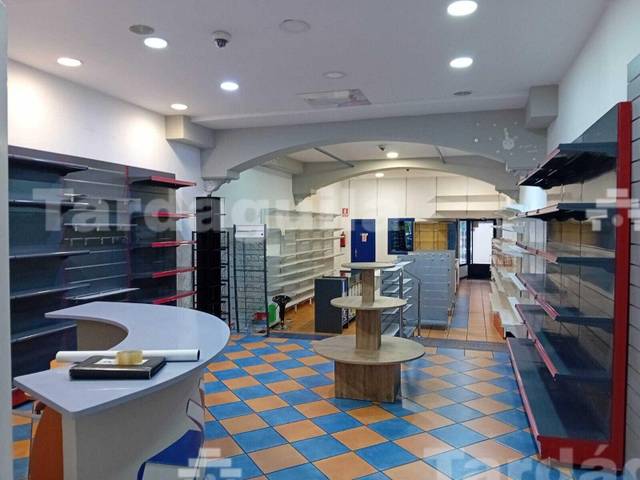 Local comercial en Alquiler en Salesas