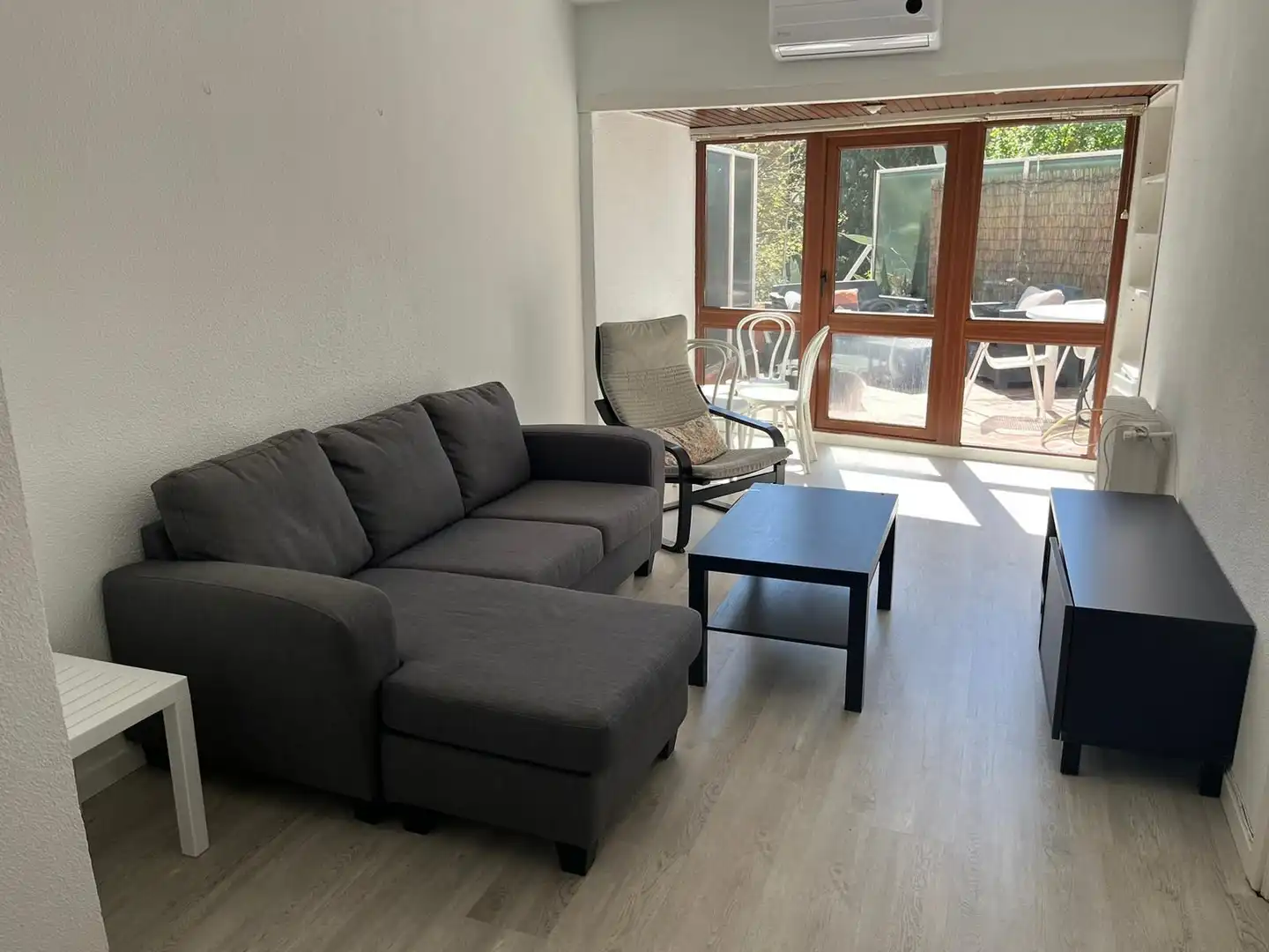 Sala de estar de Apartamento de alquiler en  Madrid Capital con Aire acondicionado, Calefacción y Parquet