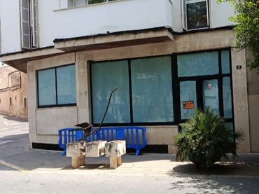 Local comercial de lloguer a Plaça des Pou 11