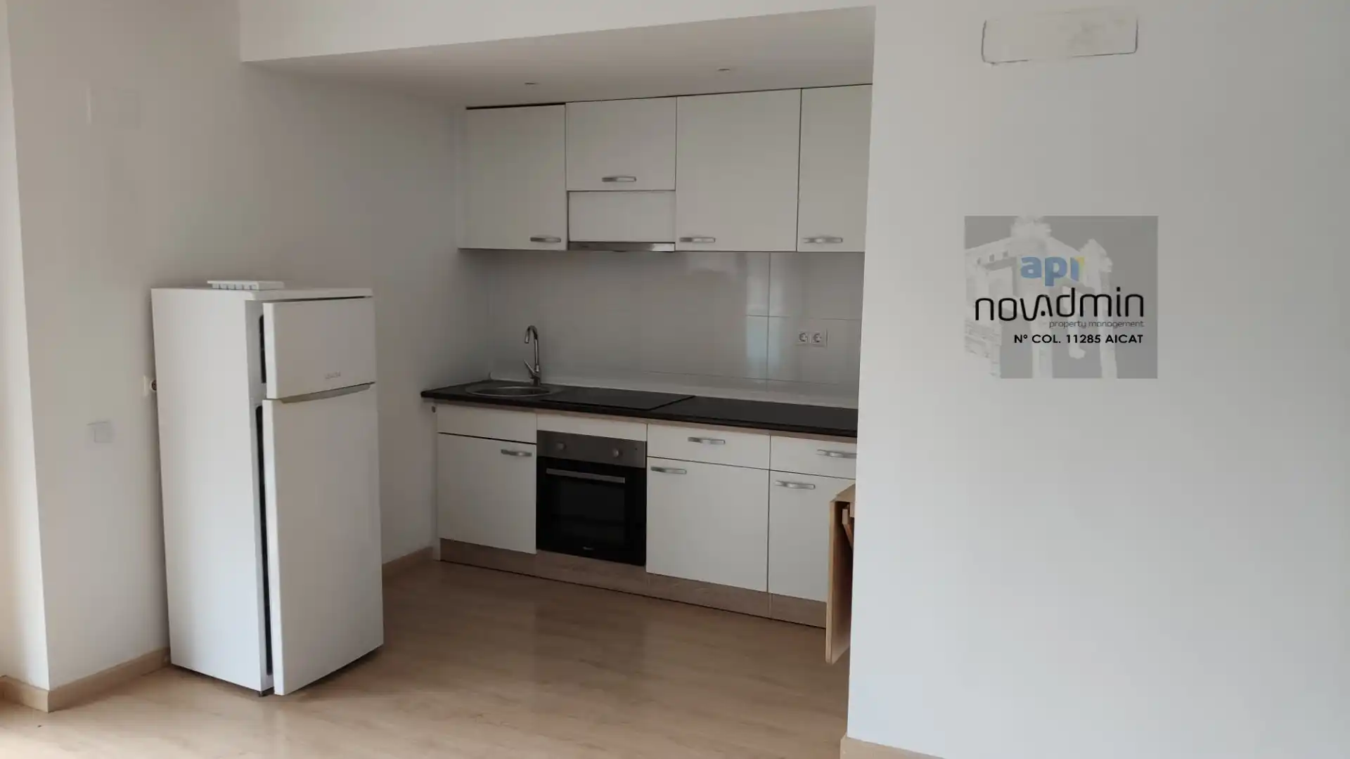 Cocina de Oficina en venta en Lleida con Calefacción, Balcón y Internet