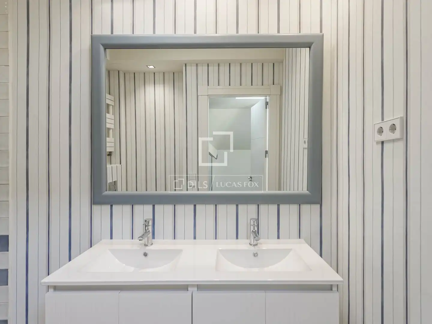 Bathroom of Attic for rent in Madrid  with Air Conditioner, Heating and Private garden