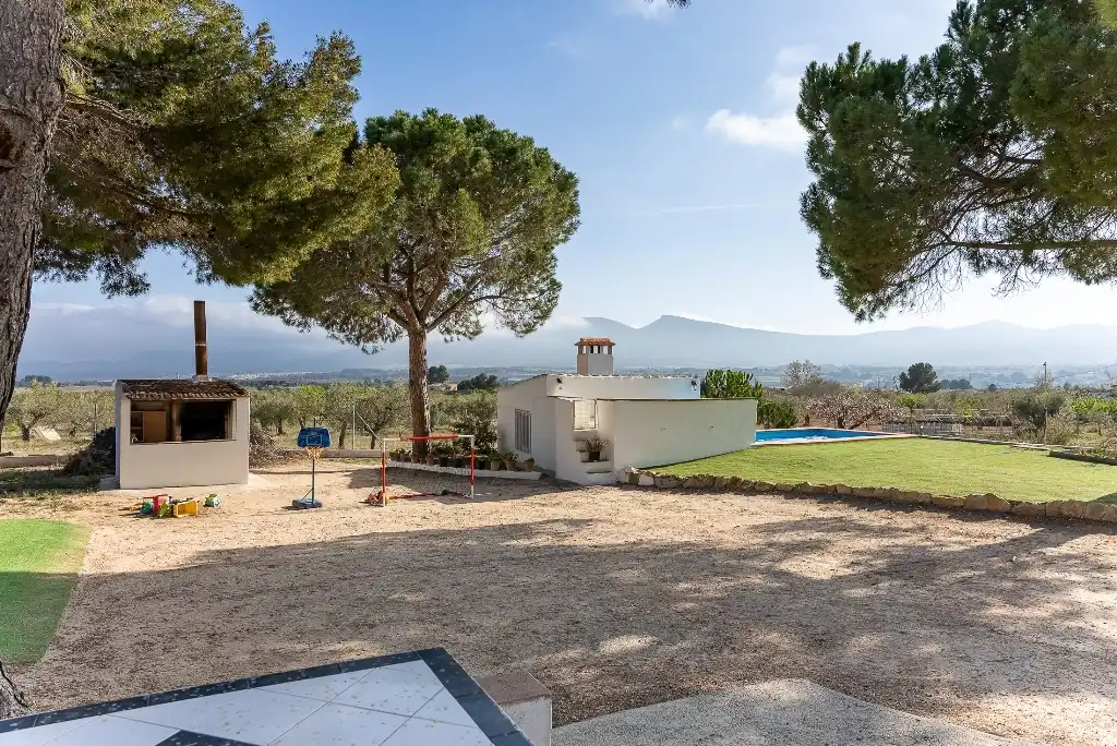 Jardín de Casa o chalet en venta en Castalla con Jardín privado, Piscina y Amueblado