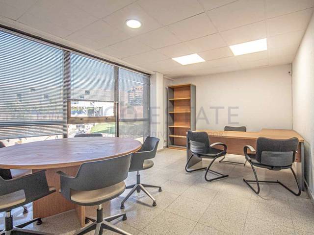 Local comercial en Venta en Avenida Emilio Ortuño en Juzgados - Plaza de Toros