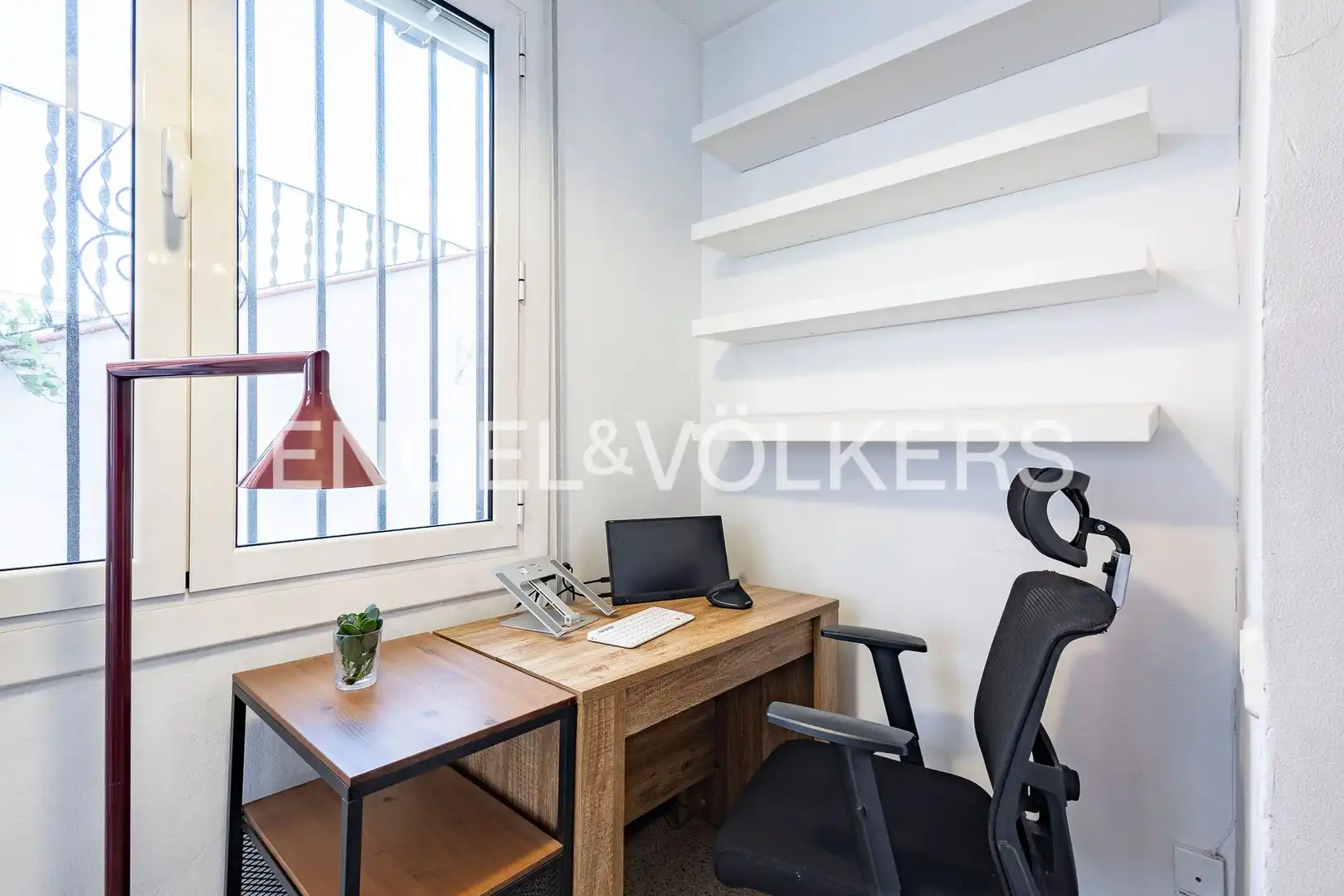 Wohnung zum Verkauf in Barcelona mit Klimaanlage, Heizung und Terrasse