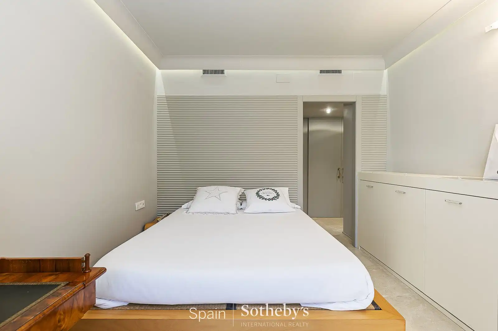 Bedroom of Apartments for sale in Sitges  with Air Conditioner, Storage room and Community pool