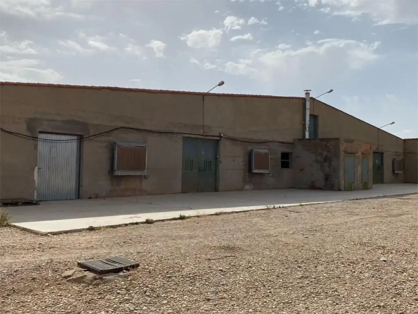 Exterior view of Industrial buildings for sale in Iniesta