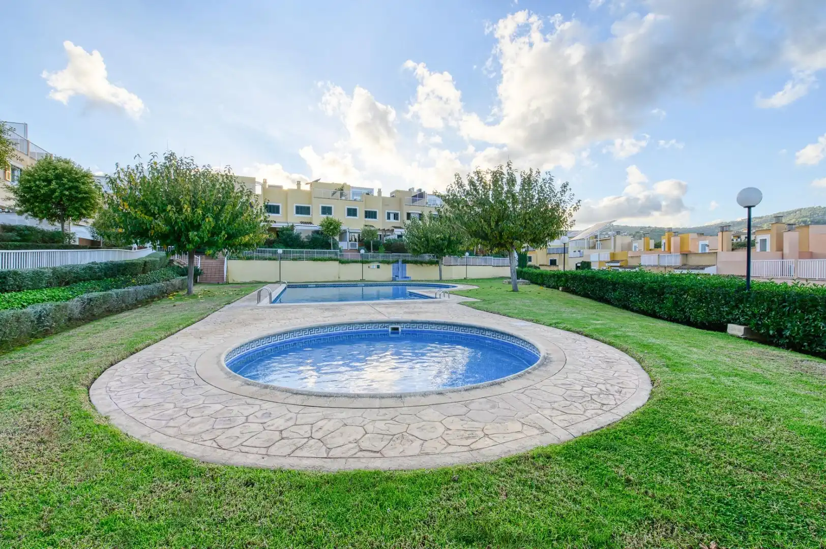 Piscina de Casa adosada en venda en  Palma de Mallorca amb Aire condicionat, Calefacció i Jardí privat