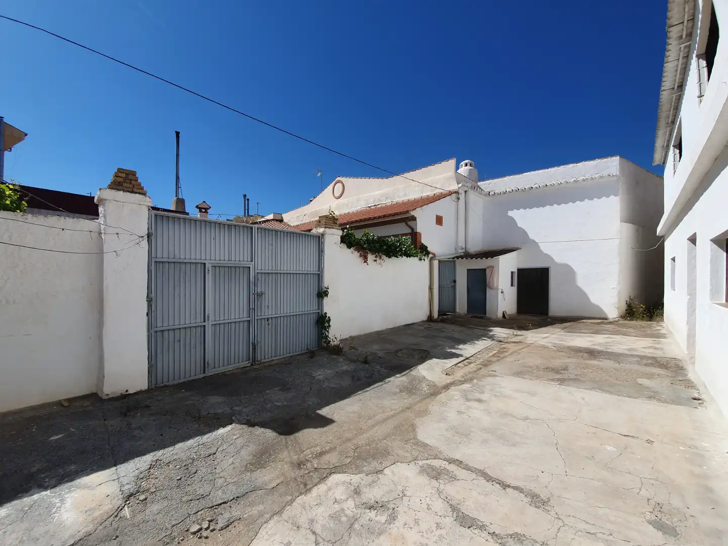 Casa amb jardí en venda a Calle Tirire 16