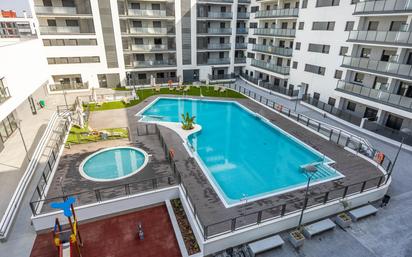Piscina de Àtic en venda en  Sevilla Capital amb Aire condicionat, Calefacció i Jardí privat