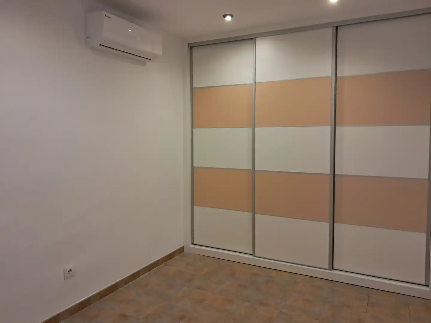 Habitación de Piso en venta en Bujalance con Aire acondicionado, Horno y Microondas