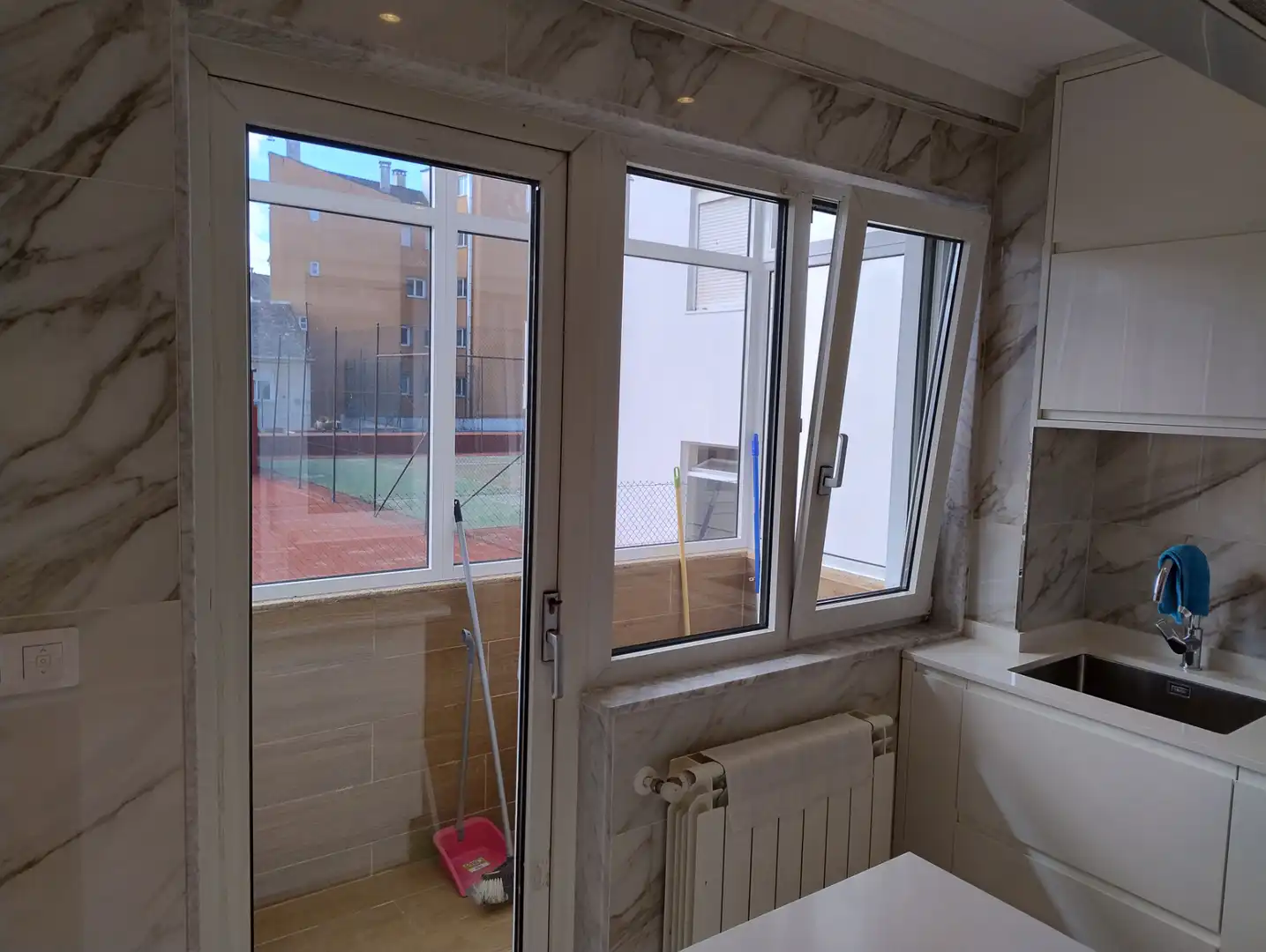 Bathroom of Flat for rent in Lugo  with Heating, Furnished and Oven