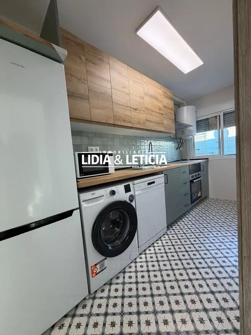 Cuina de Pis de lloguer en Alcalá de Guadaira amb Aire condicionat i Balcó