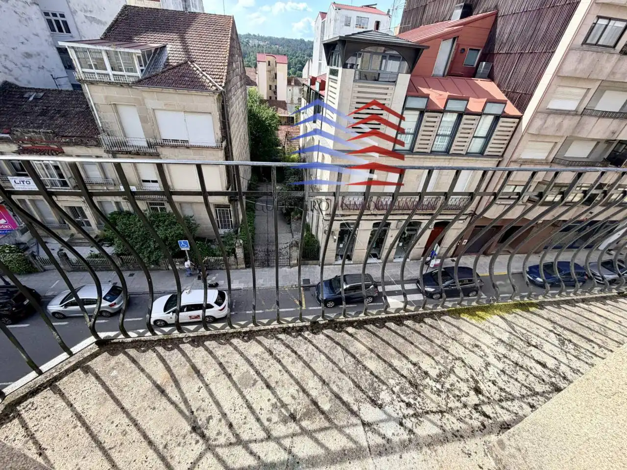 Terrassa de Apartament de lloguer en O Carballiño   amb Calefacció, Parquet i Moblat