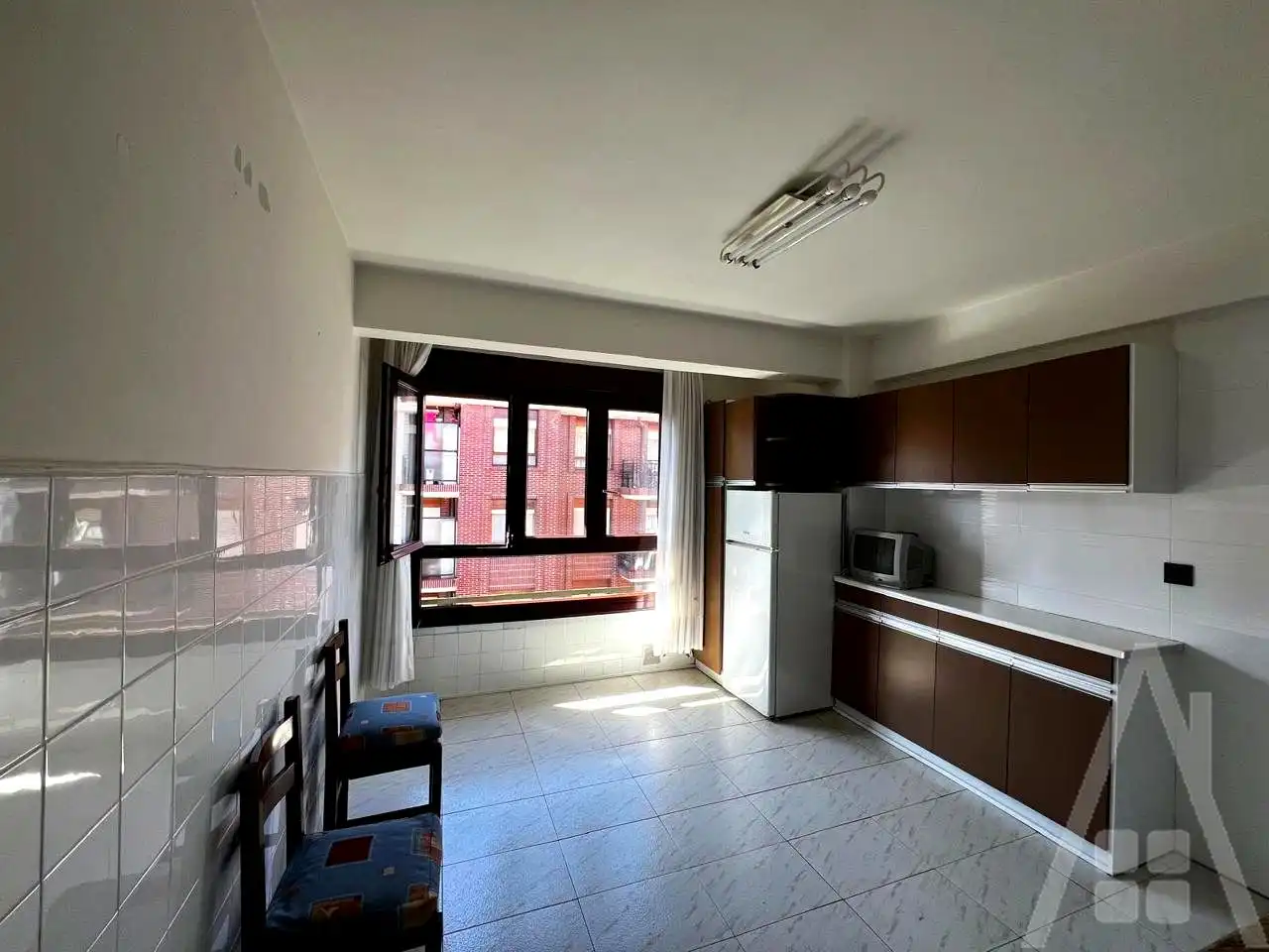 Cocina de Piso en venta en Etxebarri con Parquet, Terraza y Amueblado
