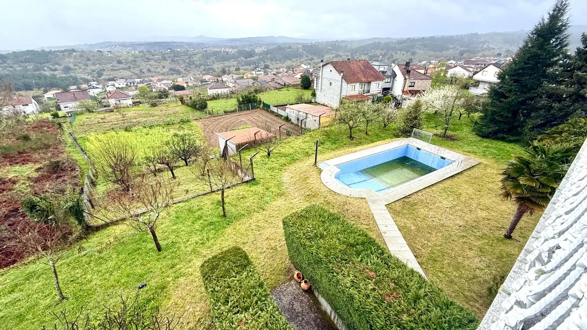 Country homes for sale in Toén  with Private garden, Storage room and Swimming Pool